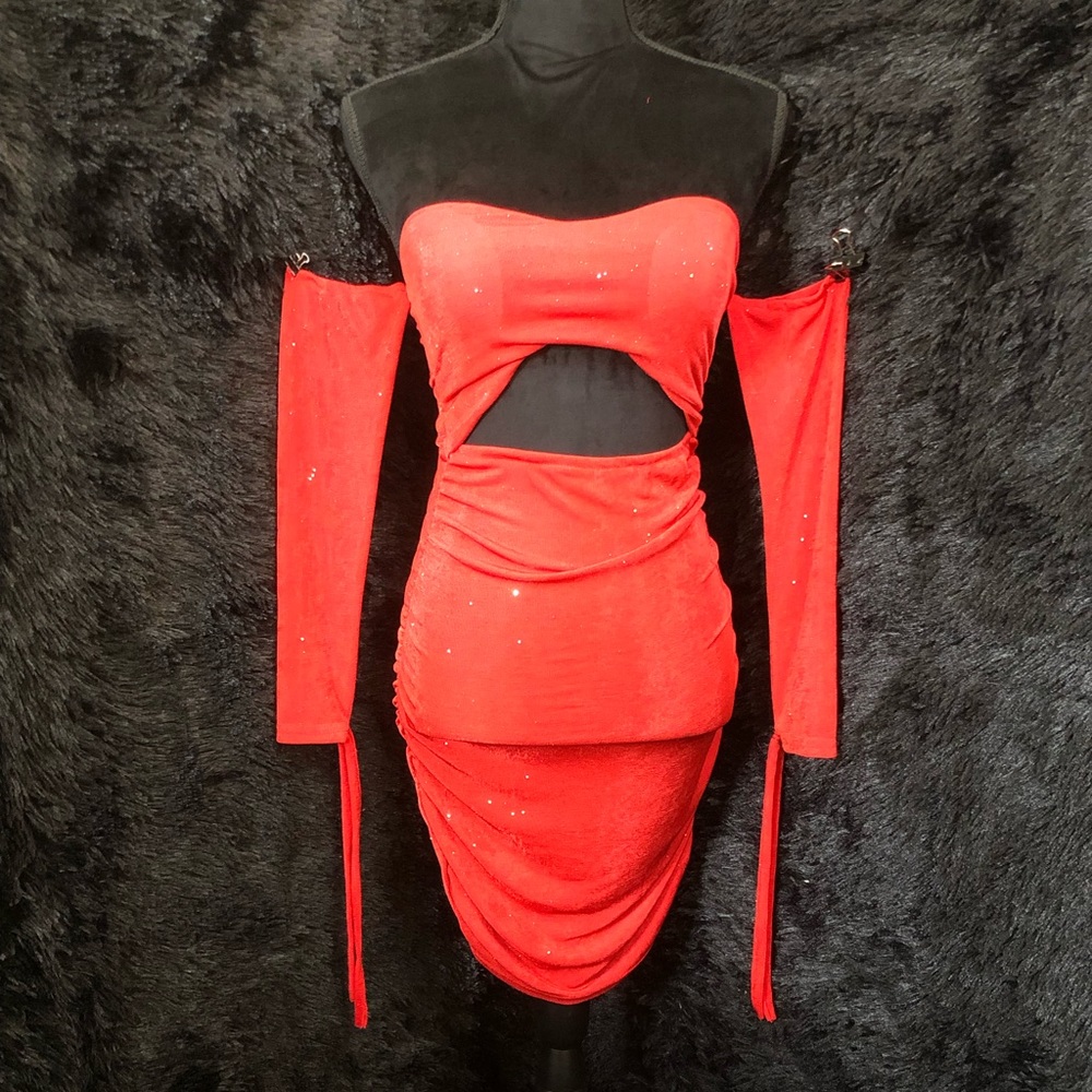 Long Sleeved Red Tube Dress. - Picture 1 of 3